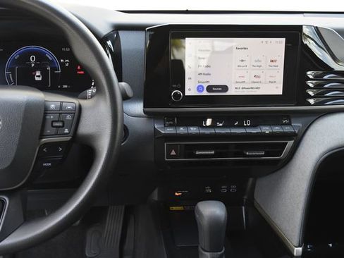 Used 2025 Toyota Camry LE w/ Convenience Package image 11