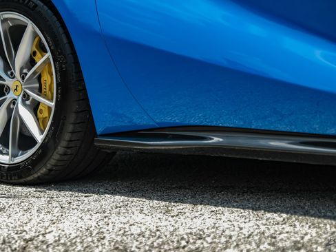 Used 2022 Ferrari 812 GTS RWD image 39