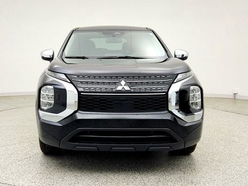 Used 2025 Mitsubishi Outlander ES AWD/4WD image 2