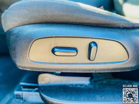 Used 2019 GMC Acadia SLE w/ LPO, Black Accent Package image 18