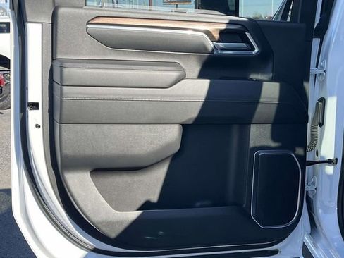 Used 2024 Chevrolet Silverado 2500 LT image 16