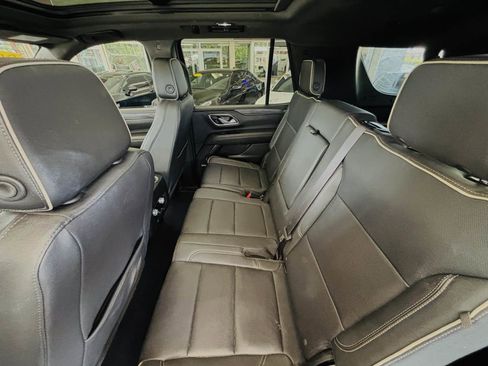 Used 2023 GMC Yukon SLT AWD/4WD image 30