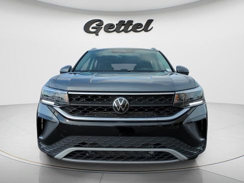 Used 2024 Volkswagen Taos SE image 8