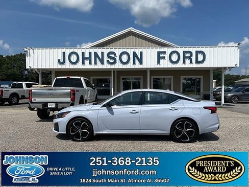 Used 2024 Nissan Altima 2.5 SR image 1