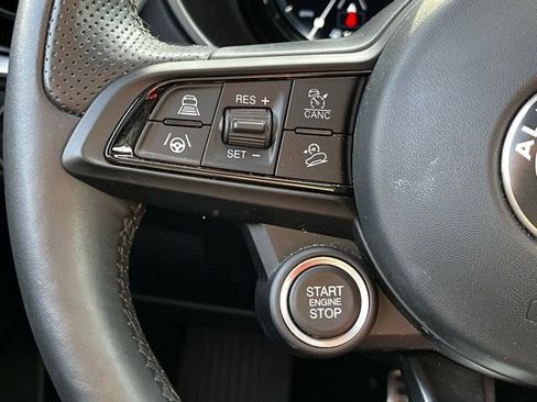 Used 2024 Alfa Romeo Stelvio Veloce image 23