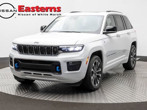 Used 2023 Jeep Grand Cherokee Overland w/ Advanced Protech Group III AWD/4WD image 1