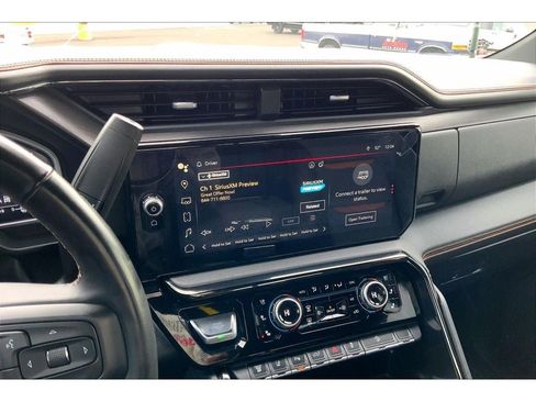 Used 2024 GMC Sierra 2500 AT4 w/ AT4 Premium Plus Package image 7