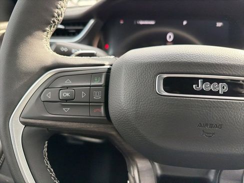 New 2025 Jeep Grand Cherokee Limited image 21