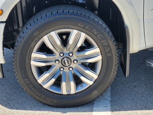 Used 2024 Nissan Titan Platinum Reserve w/ Moonroof Package AWD/4WD image 31