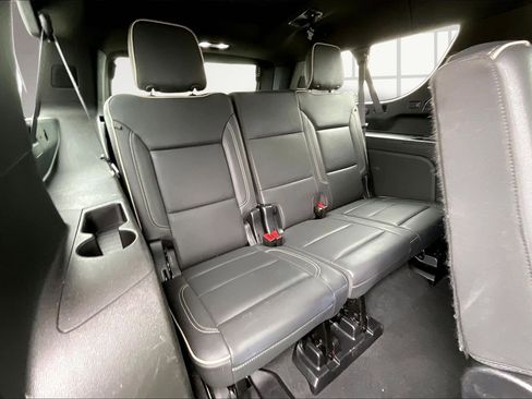 Used 2024 GMC Yukon XL SLT image 26