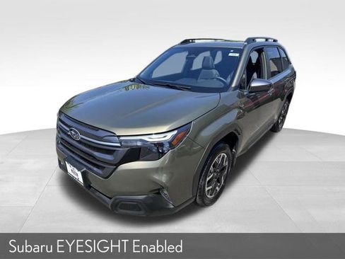 Used 2025 Subaru Forester Premium AWD/4WD image 4