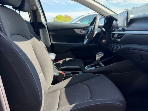 Used 2023 Kia Forte LXS w/ LXS Technology Package FWD image 9