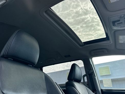 Certified 2020 Toyota Sienna SE w/ SE Preferred Package FWD image 18