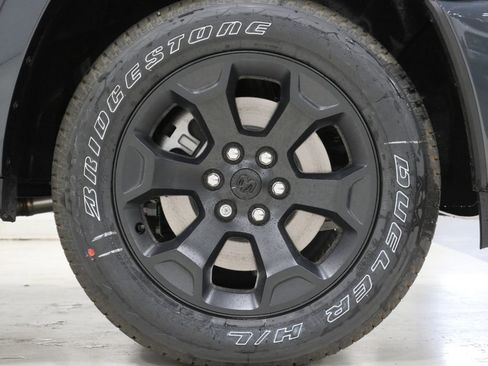 New 2026 RAM 1500 4x4 Crew Cab image 9