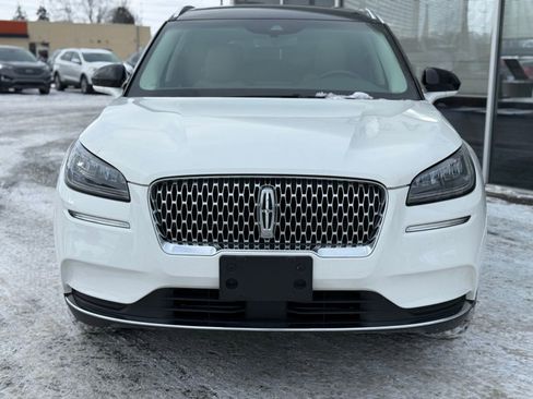 Used 2022 Lincoln Corsair AWD w/ Premium Package image 2
