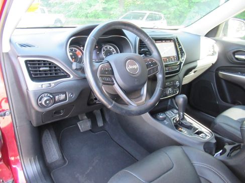 Used 2020 Jeep Cherokee Limited w/ Luxury Group AWD/4WD image 17