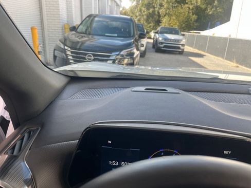 Used 2025 Chevrolet Equinox LT image 35