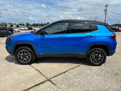 Used 2026 Jeep Compass Trailhawk w/ Sun, Sound & Navigation Group AWD/4WD image 4