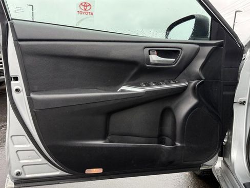 Used 2016 Toyota Camry LE FWD image 23