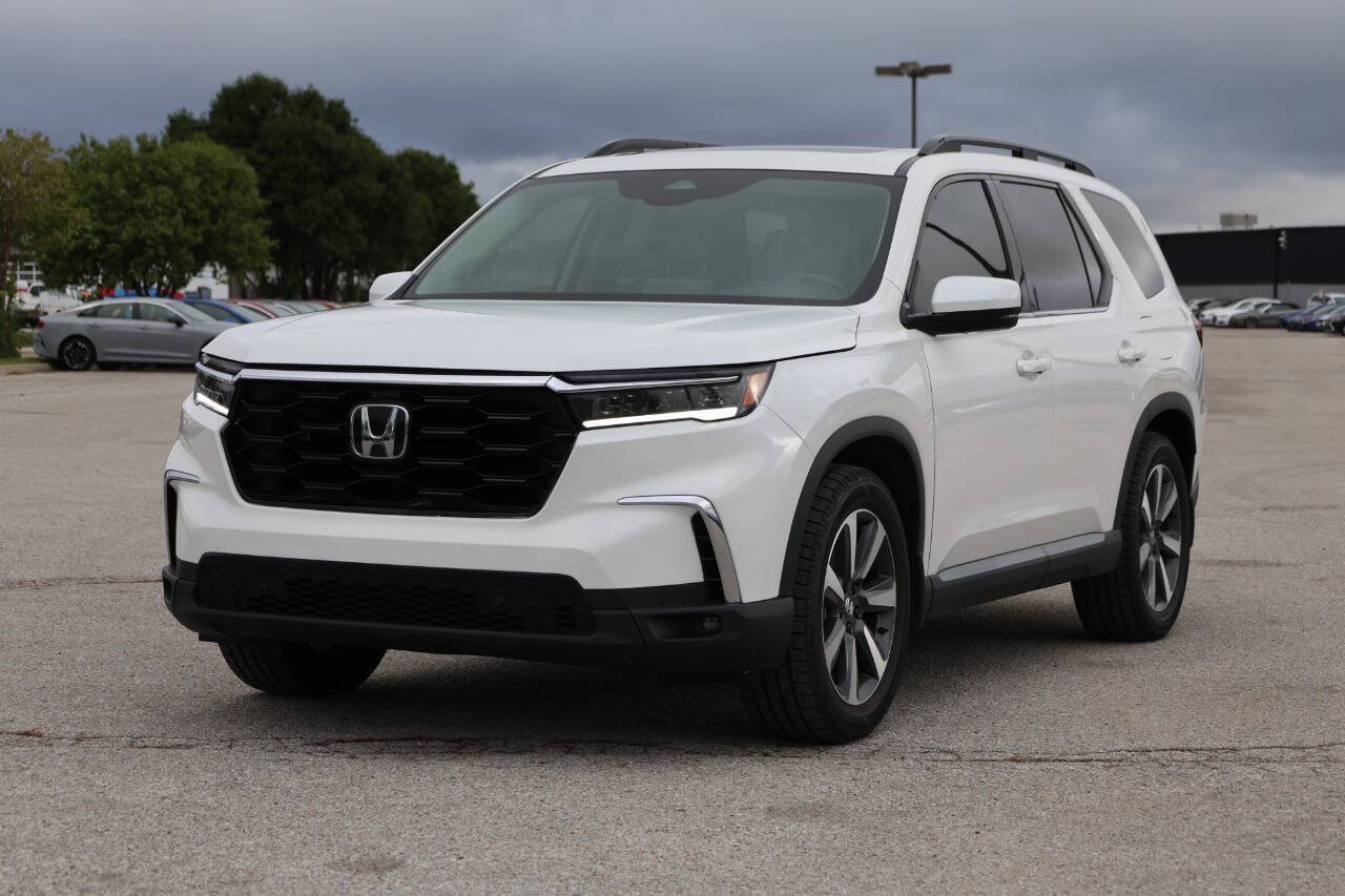 Used 2025 Honda Pilot Touring image 6