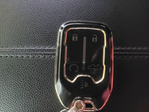 Used 2023 GMC Terrain SLT FWD image 32