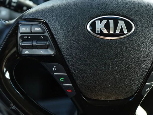 Used 2017 Kia Forte S w/ S Technology Package image 14