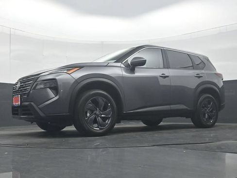 Used 2026 Nissan Rogue SV FWD image 28