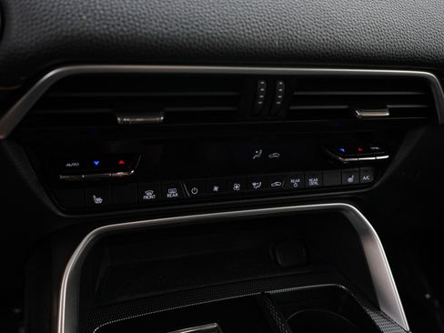 Certified 2024 MAZDA CX-90 Plug-In Hybrid w/ Preferred image 22