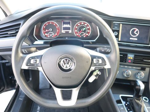 Used 2021 Volkswagen Jetta SE image 29