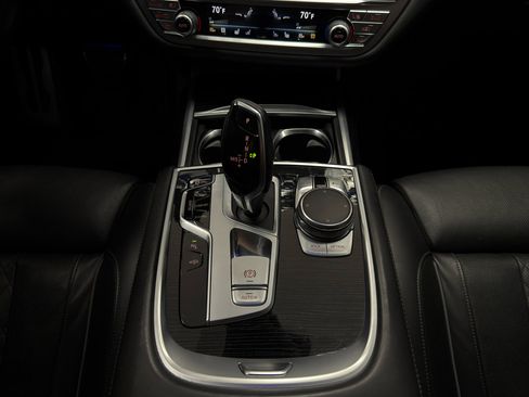Used 2019 BMW 750i xDrive w/ M Sport Package image 21