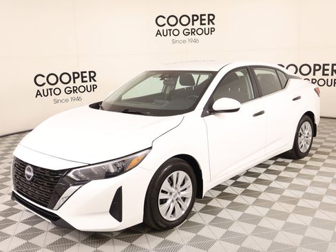 Used 2025 Nissan Sentra S image 9