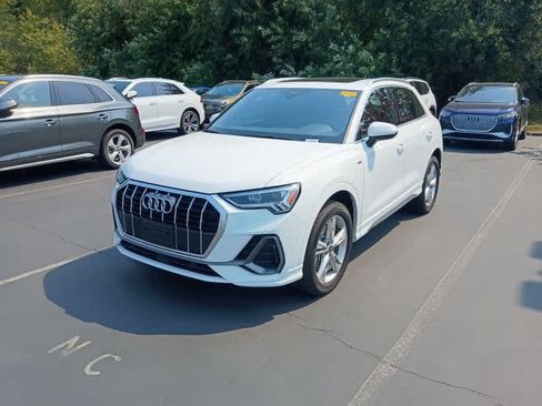 Used 2023 Audi Q3 2.0T Premium Plus w/ Premium Plus Package AWD/4WD image 2