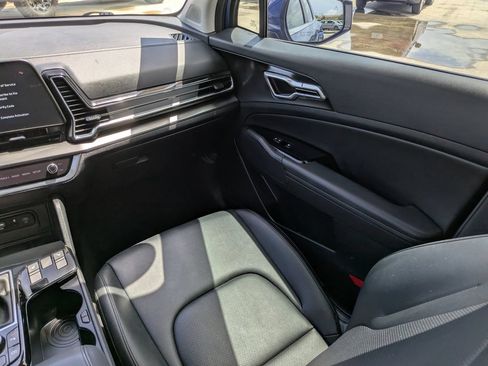Certified 2025 Kia Sportage EX w/ Premium Package FWD image 18