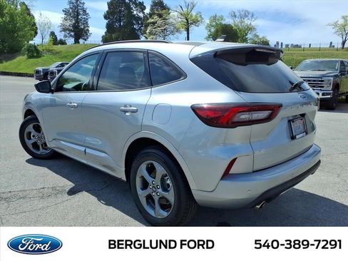 Used 2023 Ford Escape ST-Line w/ Tech Pack #1 AWD/4WD image 7