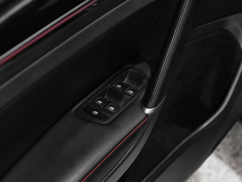 Used 2017 Volkswagen GTI Autobahn FWD image 41