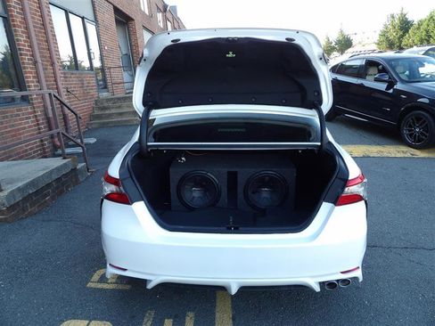 Used 2018 Toyota Camry SE image 10