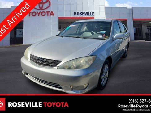 Used 2005 Toyota Camry XLE image 1
