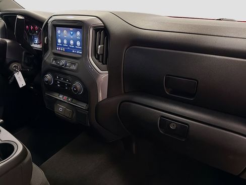 Used 2020 Chevrolet Silverado 1500 Custom w/ Custom Value Package AWD/4WD image 28