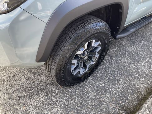 Certified 2022 Toyota Tacoma TRD Off-Road w/ TRD Premium Off Road Package AWD/4WD image 9