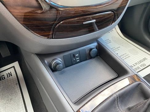 Used 2011 Hyundai Santa Fe GLS FWD image 16