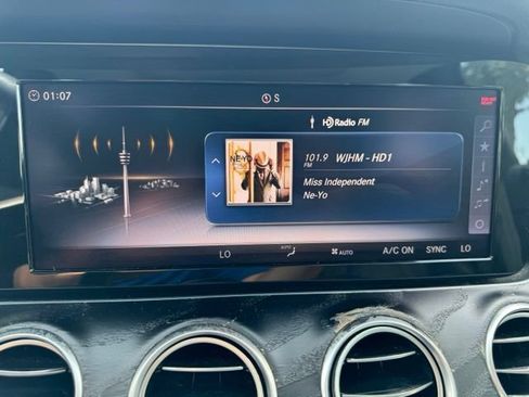 Used 2018 Mercedes-Benz E 300 image 19