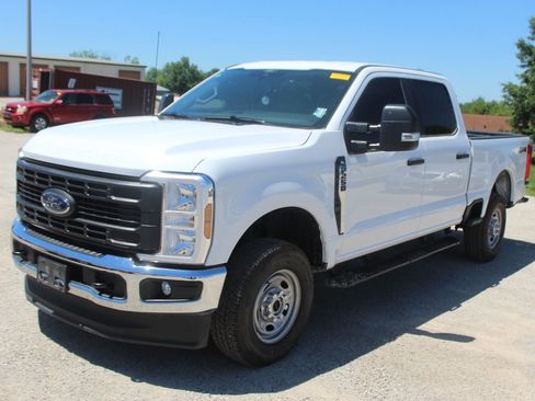 Used 2024 Ford F250 XL w/ XL Chrome Package AWD/4WD image 2