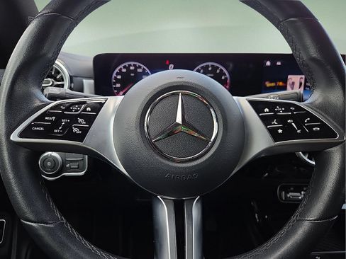 Used 2025 Mercedes-Benz CLA 250 4MATIC image 24