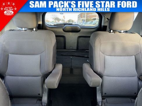 Used 2024 Ford Explorer XLT image 15