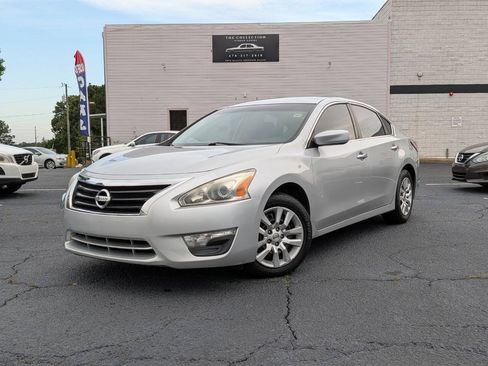 Used 2015 Nissan Altima 2.5 S w/ Power Driver Seat Package FWD image 1