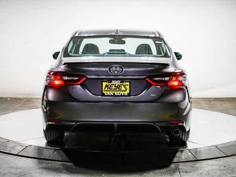 Certified 2023 Toyota Camry SE w/ Convenience Package image 4