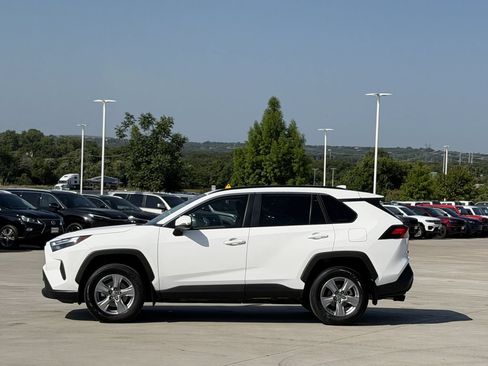 Used 2024 Toyota RAV4 XLE w/ Convenience Package FWD image 3
