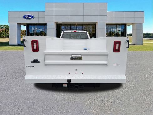 New 2025 Ford F550 4x4 Regular Cab Super Duty image 5
