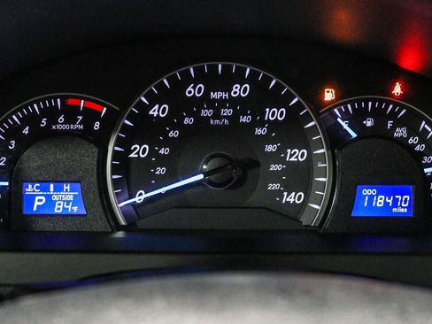 Used 2014 Toyota Camry LE FWD image 24