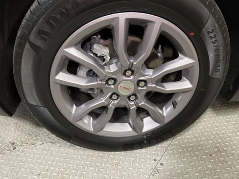 Used 2024 GMC Terrain SLT image 21